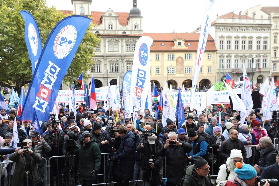 Protest na Malostranském náměstí v Praze