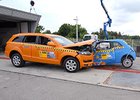 Crash-test Audi Q7 proti Fiatu 500: Souboj Davida a Goliáše má jasného vítěze (VIDEO)