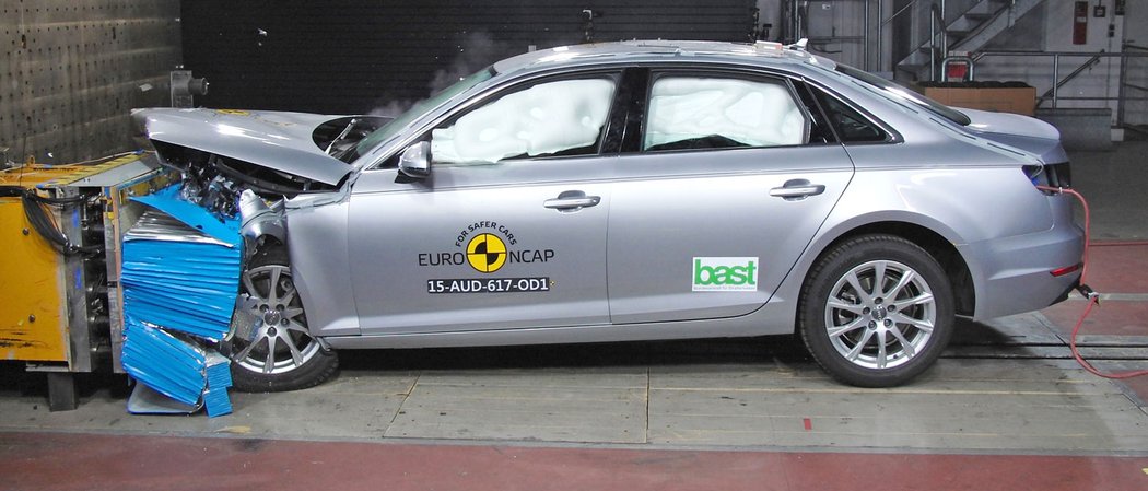 crashtest audi euroncap novemodely video strednitrida