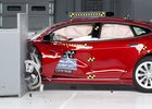 Tesla Model S a BMW i3: Elektromobilům se v nárazových testech zrovna nedařilo...