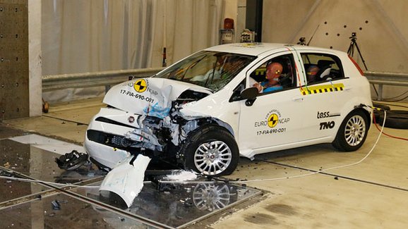 Totální propadák v Euro NCAP 2017: Fiat Punto nedostal ani jednu hvězdičku!