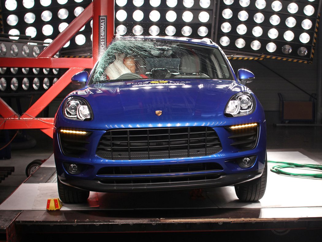 Porsche Macan, Land Rover Discovery Sport