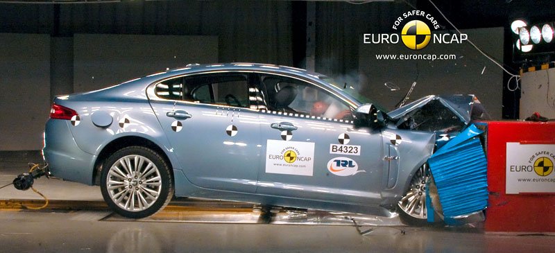 crashtest jaguar euroncap vyssistredni