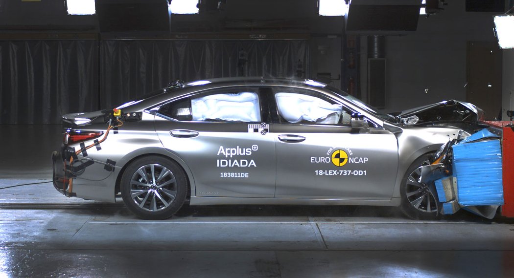 Euro NCAP 2018: Lexus ES