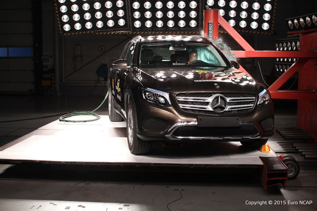 crashtest mercedesbenz euroncap novemodely video