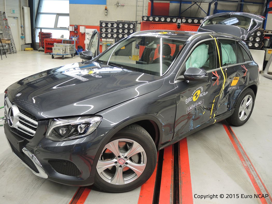 crashtest mercedesbenz euroncap novemodely video