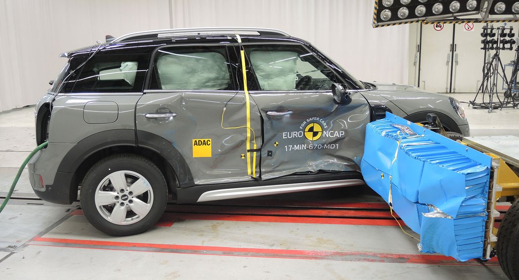 Euro NCAP 2017: Mini Countryman