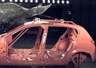 Předvánoční crash-test: Teď letí stromeček (video)