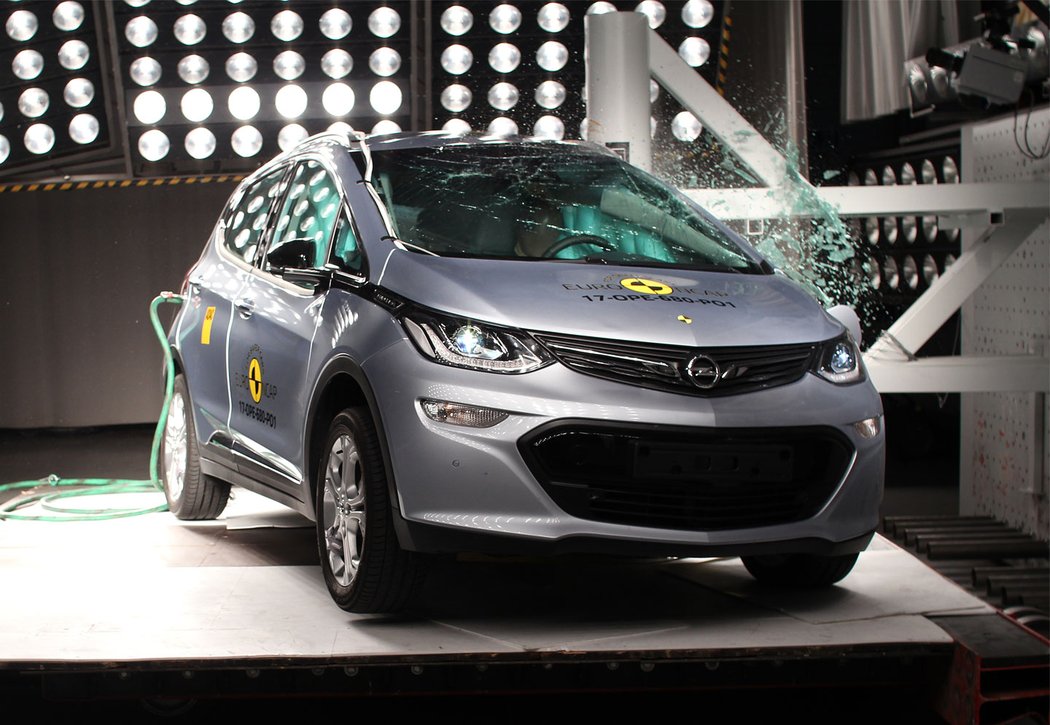 Euro NCAP 2017: Opel Ampera-e