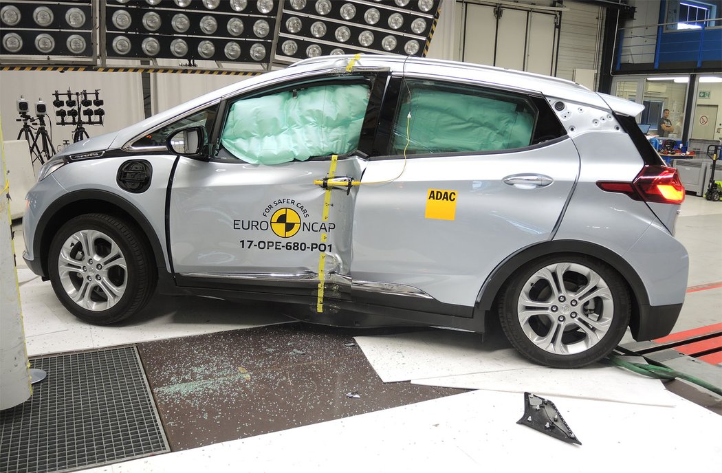 Euro NCAP 2017: Opel Ampera-e