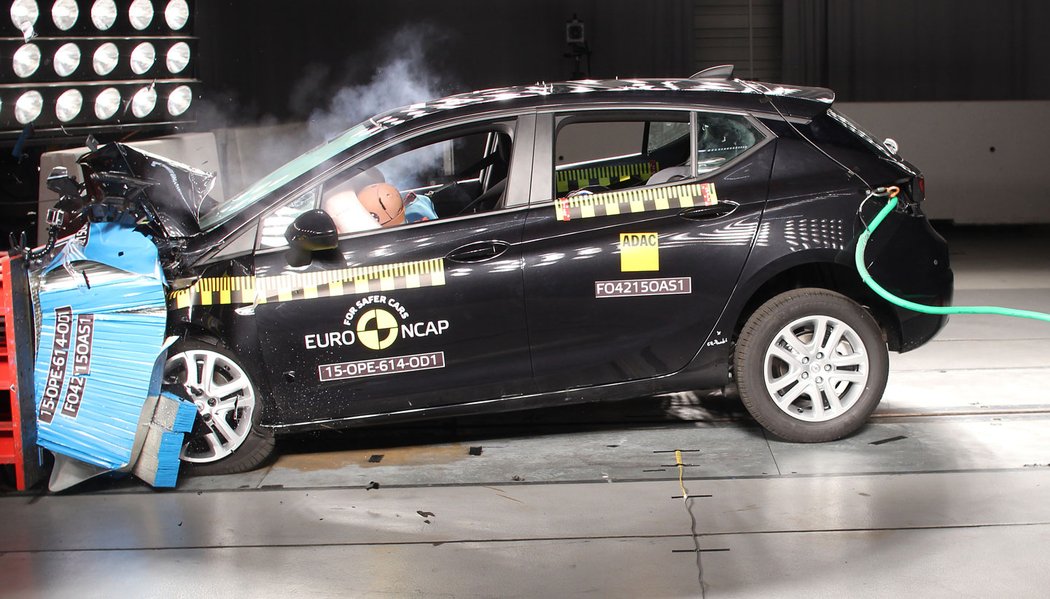 crashtest opel euroncap novemodely video nizsistredni