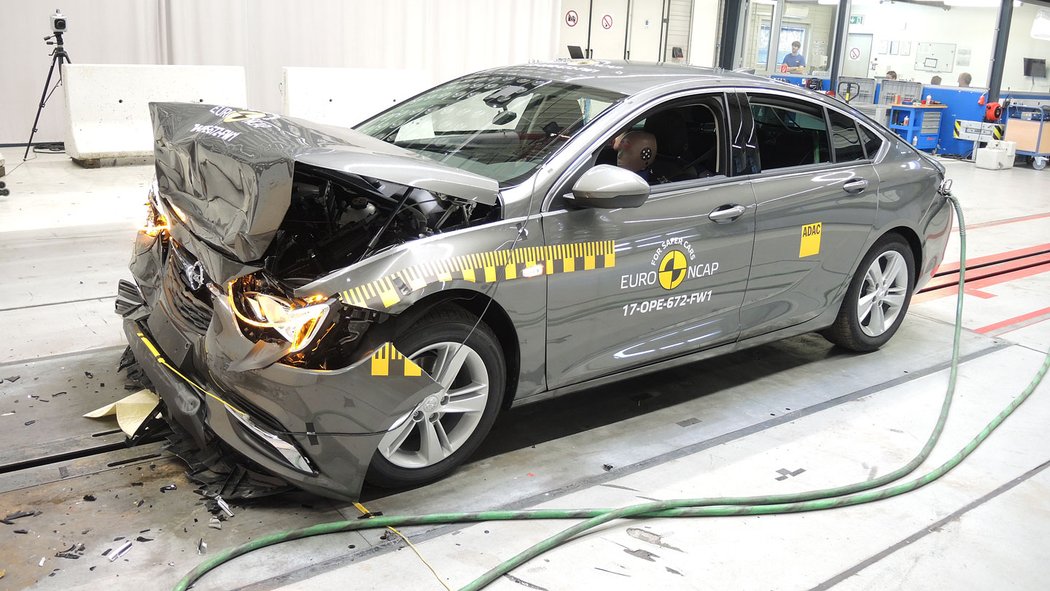 crashtest opel euroncap novemodely video strednitrida