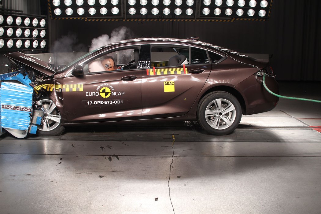 crashtest opel euroncap novemodely video strednitrida