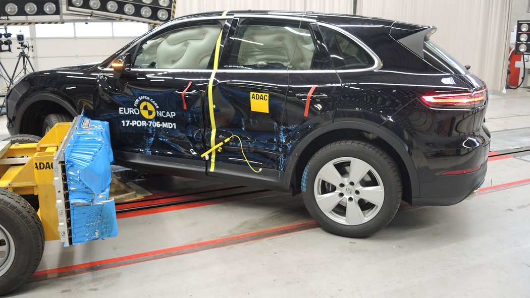 Euro NCAP 2017: Porsche Cayenne