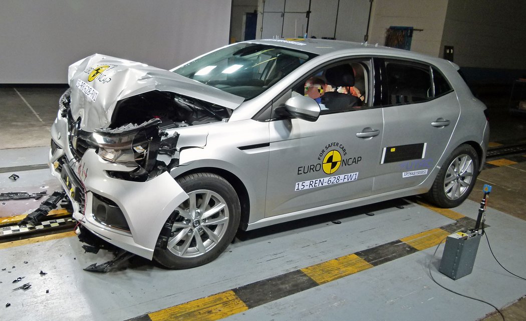 crashtest renault euroncap novemodely video nizsistredni