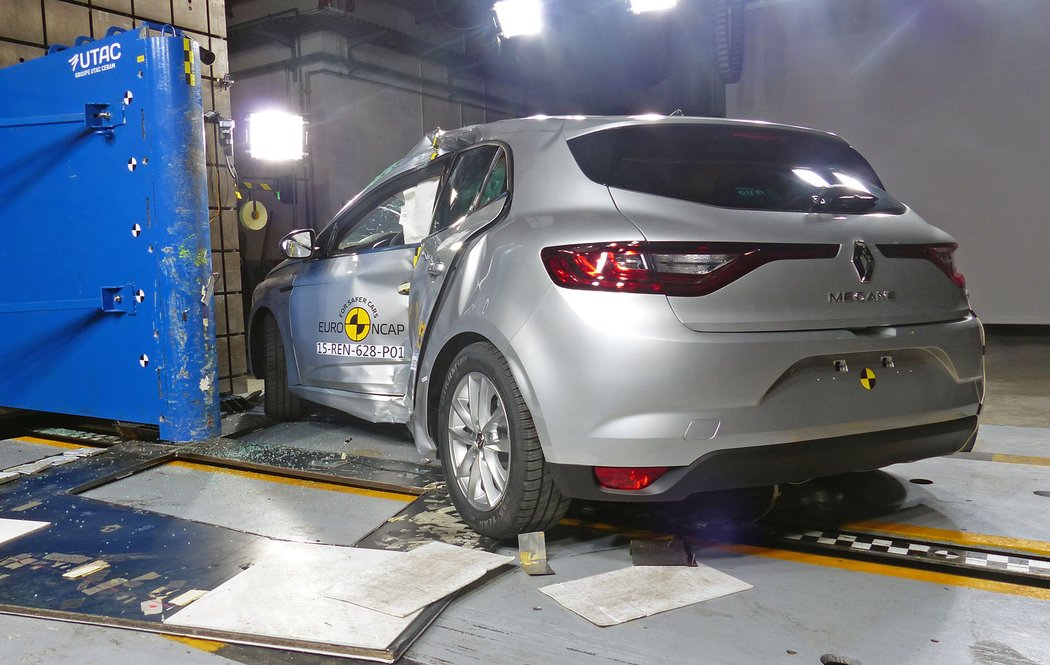 crashtest renault euroncap novemodely video nizsistredni