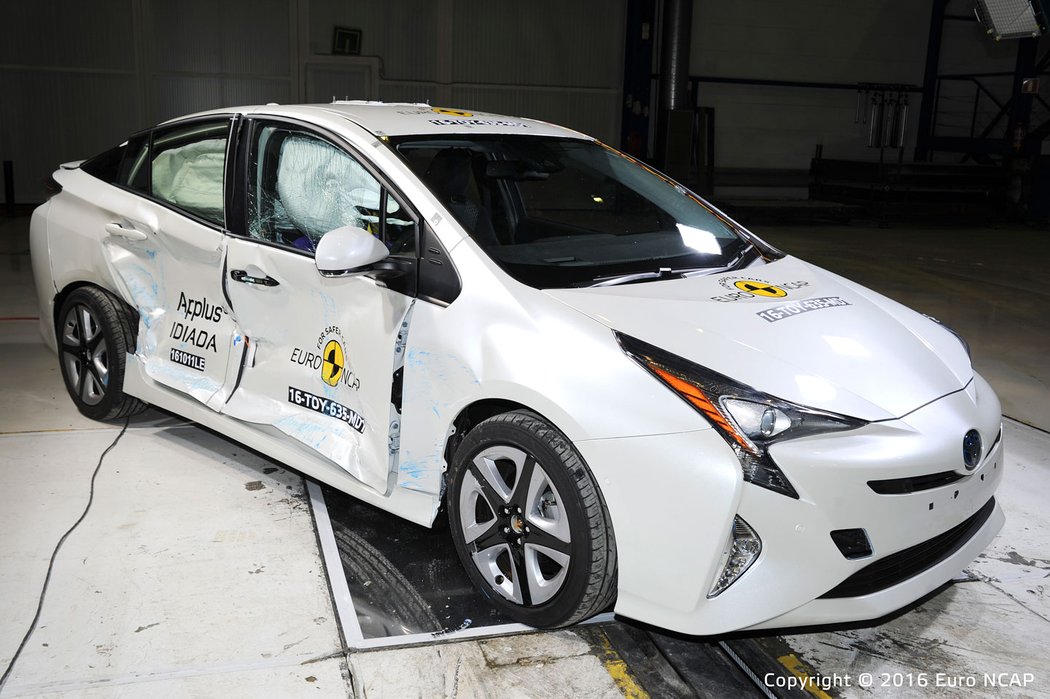 crashtest toyota euroncap hybrid novemodely video zelenaauta