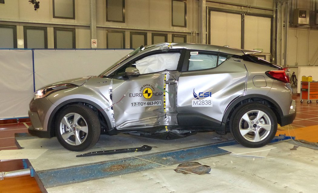 crashtest toyota novemodely video crossover