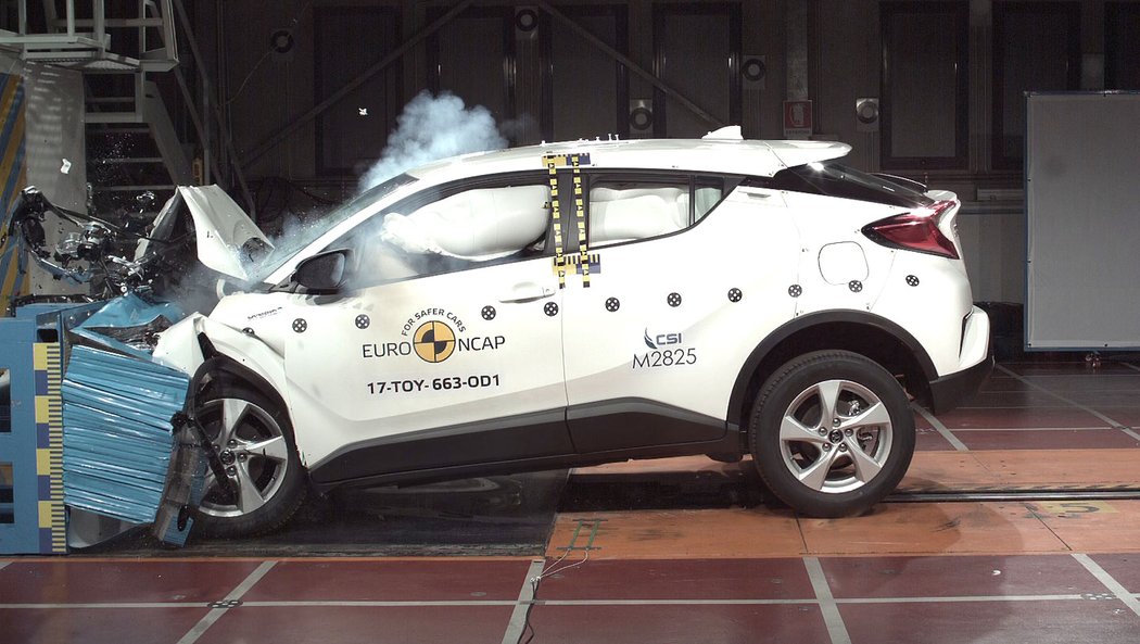 crashtest toyota novemodely video crossover