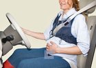 Těhotná žena v autě: Co s ní?