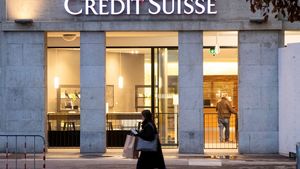 Šéf největšího akcionáře Credit Suisse končí. Jeho slova „sestřelila“ akcie banky