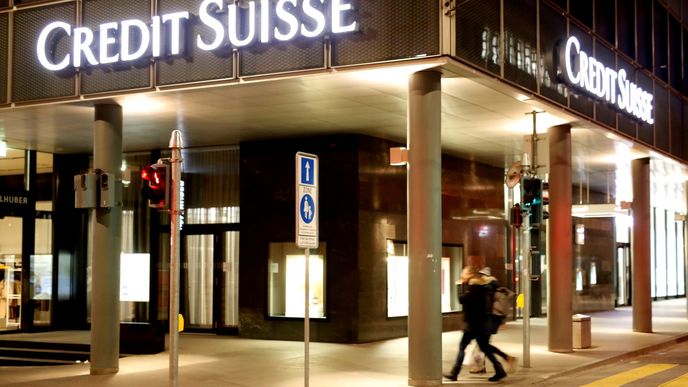 Akcie Credit Suisse, druhé největší švýcarské banky, se propadly na nové dno.