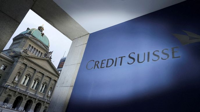 Kauzu Credit Suisse projednává švýcarský parlament.