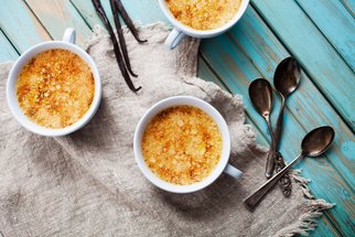 Crème brûlée zvládnete i bez flambovací pistole