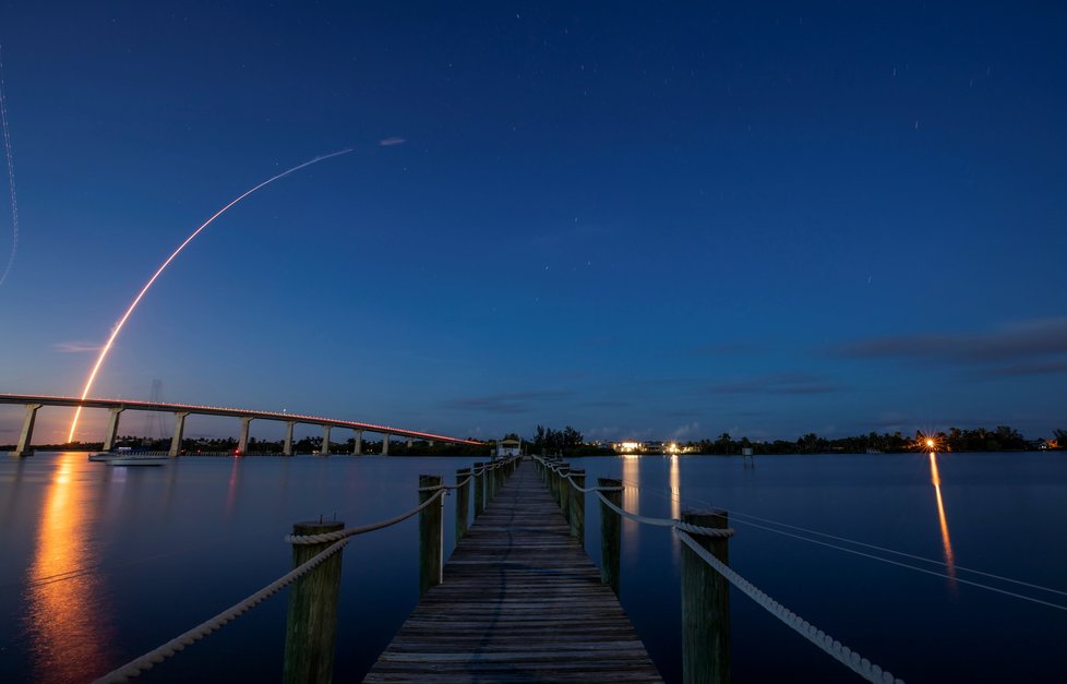 Start lodi Crew Dragon společnosti SpaceX Elona Muska s první posádkou, kterou tvoří pouze civilisté (15. 9. 2021).