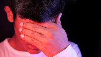 Co je to cringe? Nastavuje společenské hranice, ale může se zvrhnout i v šikanu Co je to cringe? Nastavuje společenské hranice, ale může se zvrhnout i v šikanu