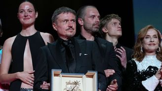 Na festivalu v Cannes triumfovali filmaři z východní Evropy, Mungiu se zařadil do elitního klubu Na festivalu v Cannes triumfovali filmaři z východní Evropy, Mungiu se zařadil do elitního klubu