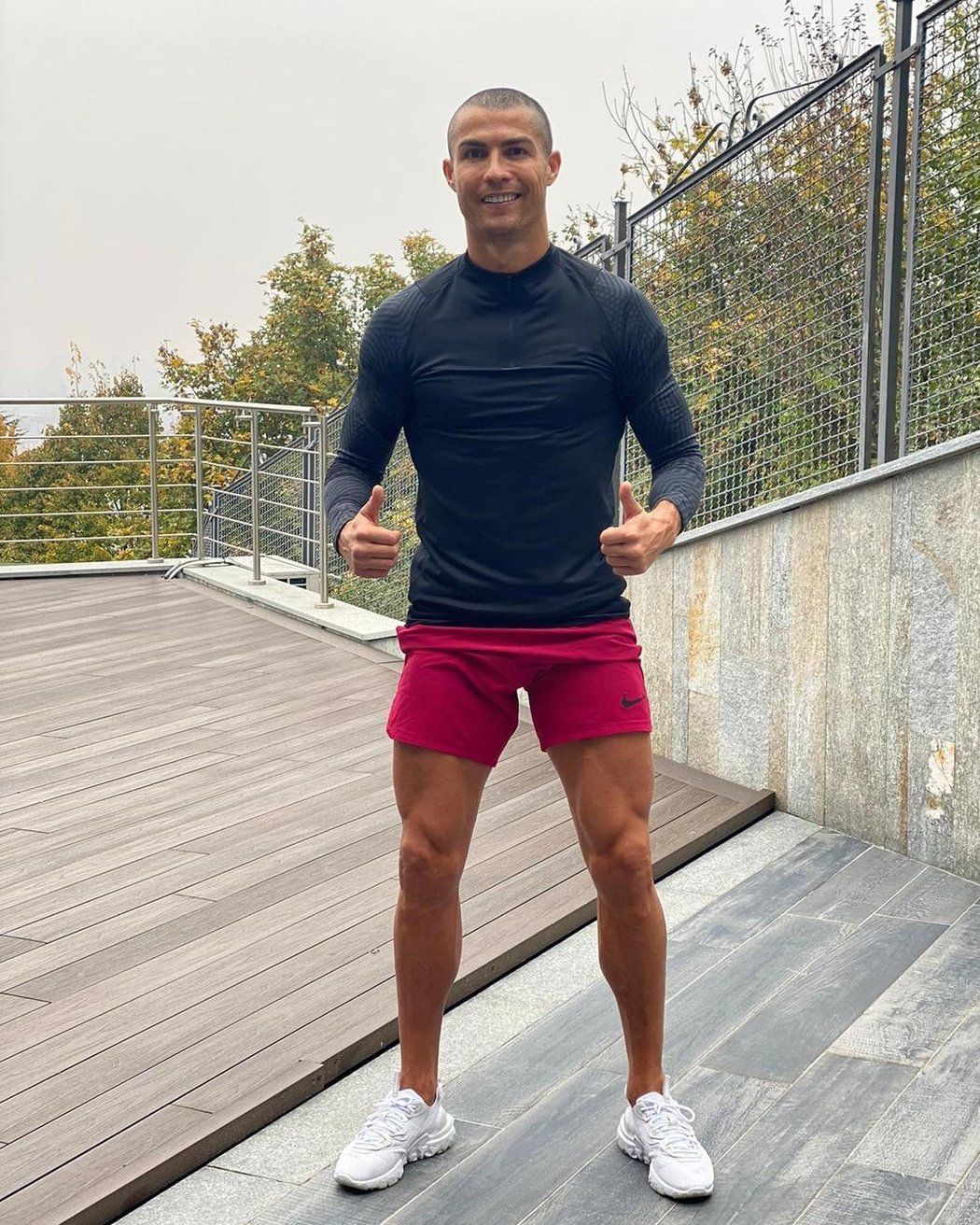 Portugalský fotbalový mág Cristiano Ronaldo radikálně změnil vizáž