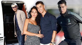 První dolarový miliardář! Cristiano Ronaldo vlastní další luxusní rekord