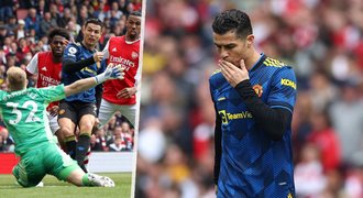 Ronaldo oslavil rekordní gól dojemným gestem: Stovka pro tebe, synku! Ronaldo oslavil rekordní gól dojemným gestem: Stovka pro tebe, synku!