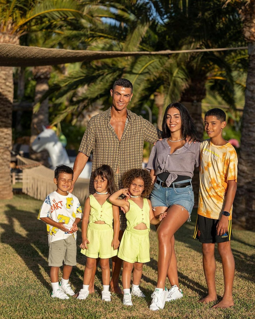 Celá rodina Cristiana Ronalda jela na Mallorku, kde si všichni členové užívali typické středomořské klima se slunečním svitem.