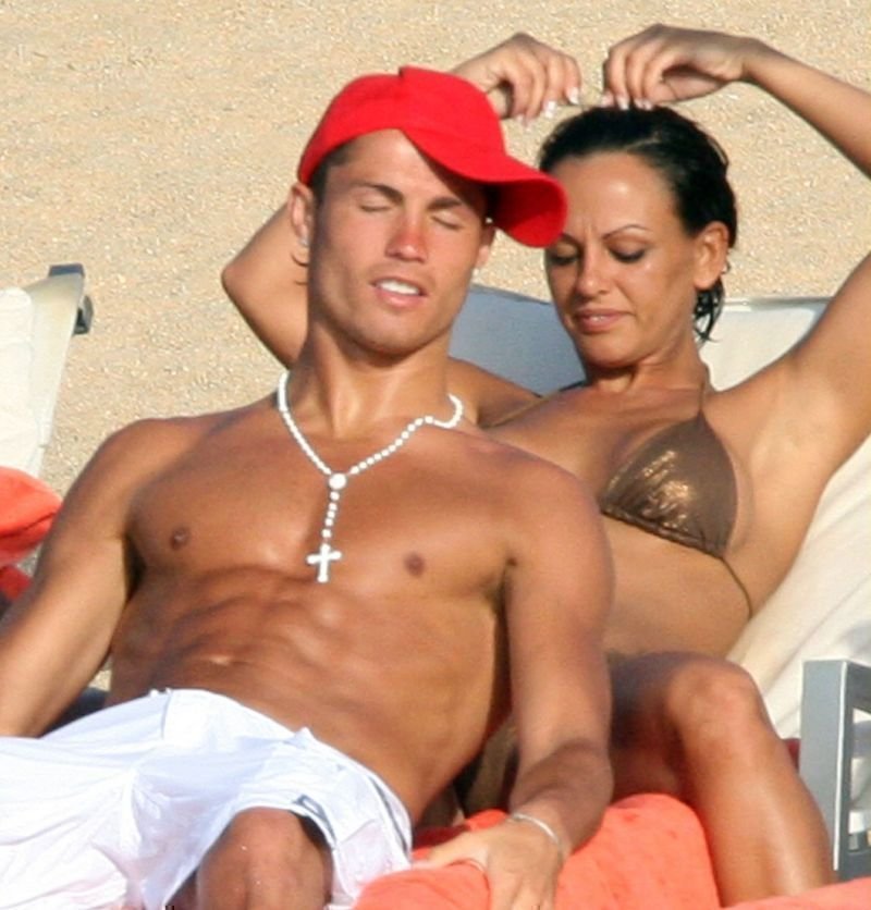 Ronaldo a sexi kráska sa pomilovali už prvú noc.