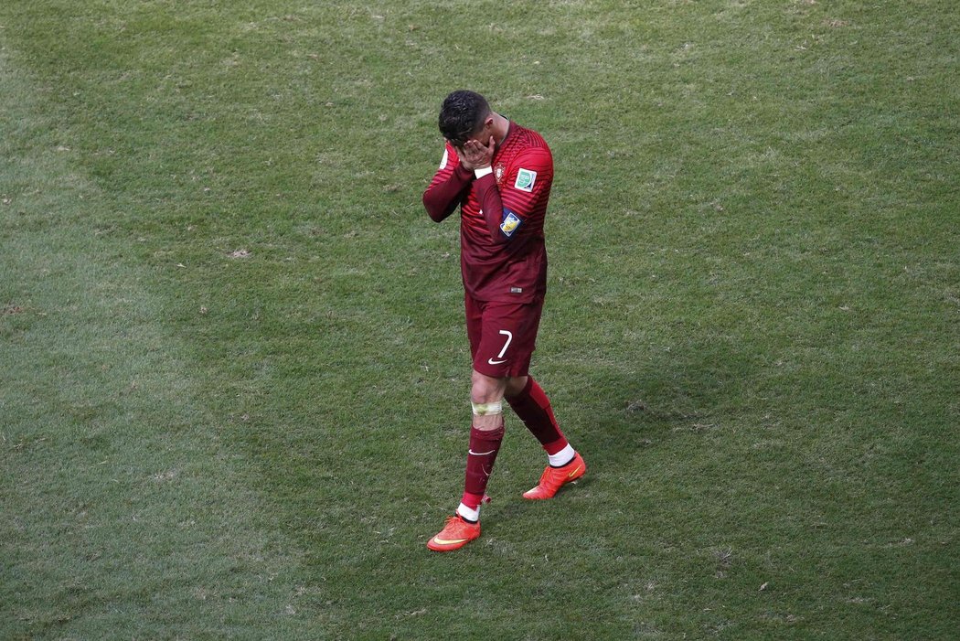 Smutný Cristiano Ronaldo po vyřazení Portugalska na MS
