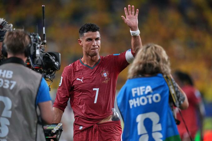 MS ve fotbale ONLINE: Proč Ronaldo hrál všechny minuty. Trest za vyřazení pro Uruguay MS ve fotbale ONLINE: Proč Ronaldo hrál všechny minuty. Trest za vyřazení pro Uruguay