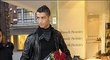 Elegán Ronaldo s kyticí růží