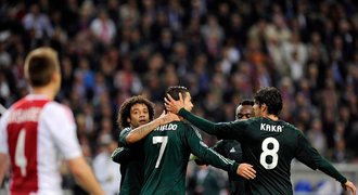 Ronaldo hattrickem sestřelil Ajax, City zachránil až pokutový kop