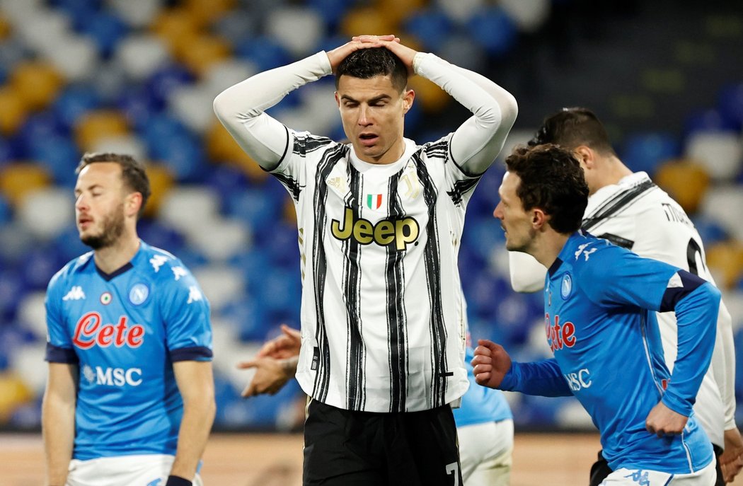 Cristiano Ronaldo reaguje na vývoj duelu s Neapolí