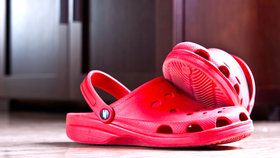 Firma představila gumové boty na podpatku a internet zešílel!