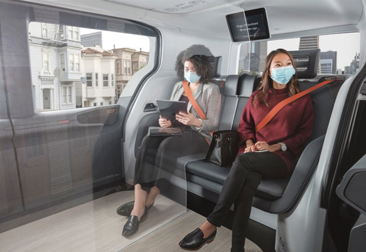 Minivan Origin může v době pandemie oddělit cestující hygienickou bariérou