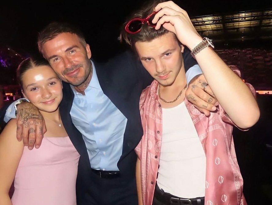 Cruz Beckham s otcem Davidem a sestrou Harper