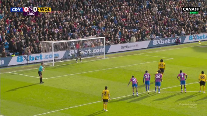 SESTŘIHY: Krejčí vyloučen. Londýnské derby pro Arsenal, Šeško trefil výhru United SESTŘIHY: Krejčí vyloučen. Londýnské derby pro Arsenal, Šeško trefil výhru United