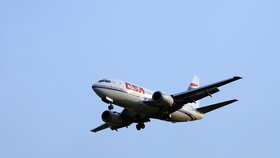 Nervozita v letadle do Prahy: Piloti měli vyhlásit stav nouze, vezli 54 lidí