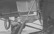 1950 ČSA nelétaly jen s poštou nebo lidmi, pomáhaly i při hnojení luk a pastvin v pohraničí. Rozprašovač byl nasazen do trupu letadla.