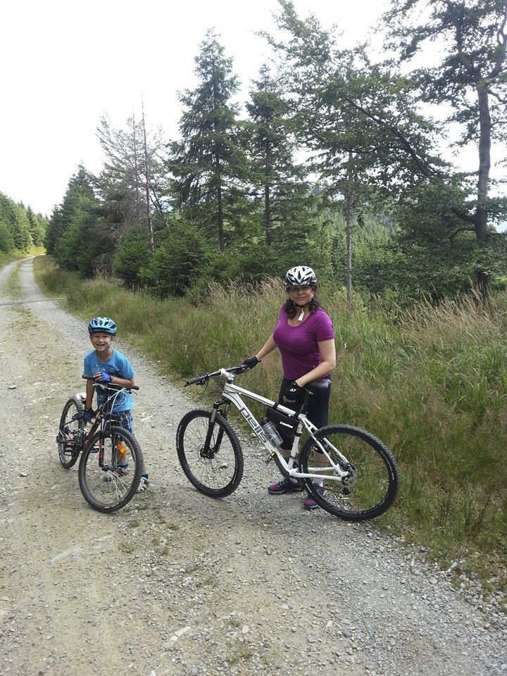 Ilona se synem na kole