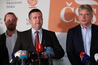 Babiš se narychlo sešel s Hamáčkem, čekají na termín z Hradu. Ministři ČSSD už demise napsali