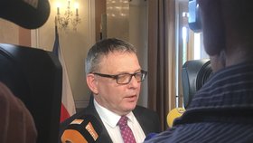 Nový ministr kultury Lubomír Zaorálek (ČSSD) před jednáním vlády (2.9.2019)